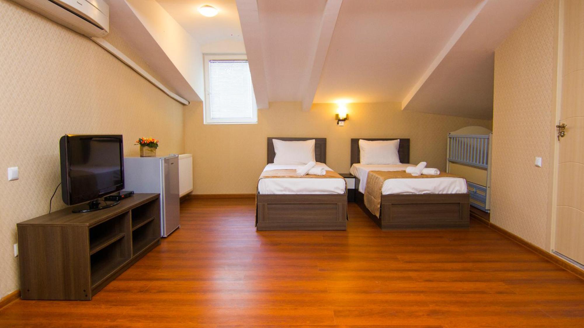 Hotel Care Inn Tiflis Dış mekan fotoğraf