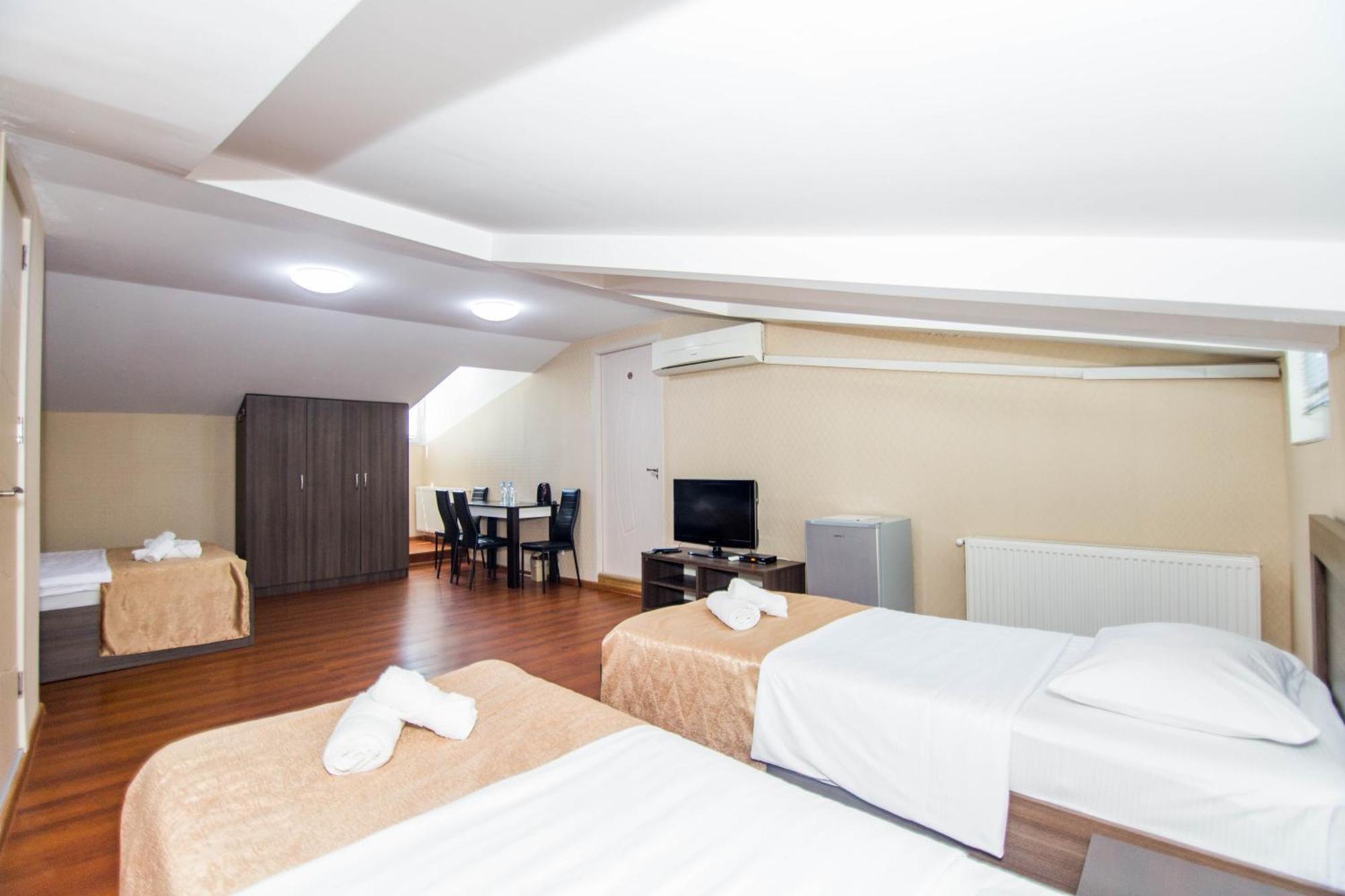 Hotel Care Inn Tiflis Dış mekan fotoğraf